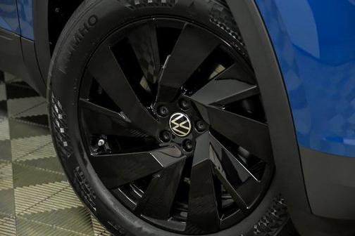 2025 Volkswagen Atlas 2.0T SE w/Technology 4MOTION