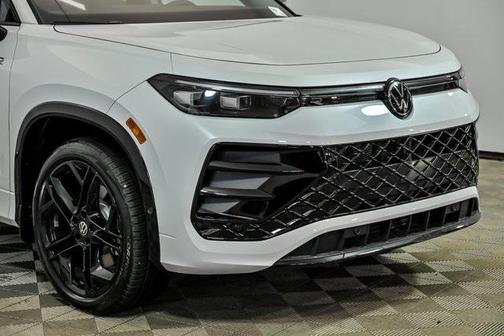 2025 Volkswagen Tiguan 2.0T SE R-Line Black 4MOTION