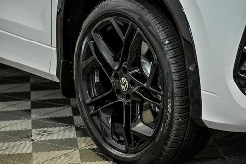 2025 Volkswagen Tiguan 2.0T SE R-Line Black 4MOTION