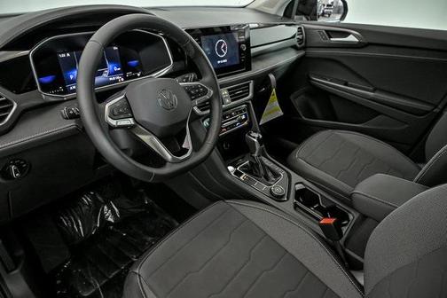 2025 Volkswagen Taos 1.5T SE Black