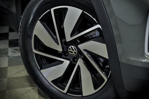 2025 Volkswagen Atlas 2.0T SE w/Technology 4MOTION