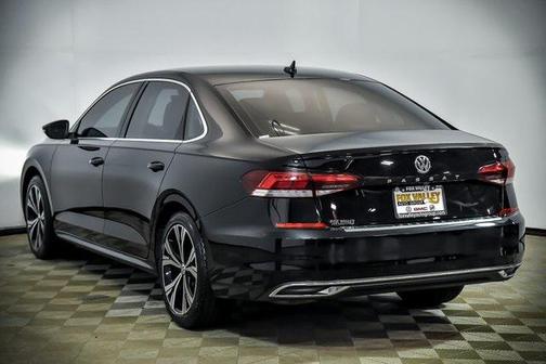 2022 Volkswagen Passat 2.0T SE