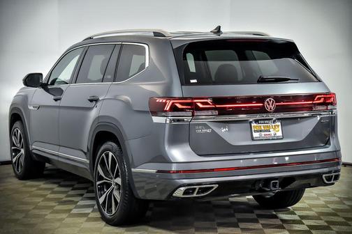 Pure Gray 2026 Volkswagen Atlas 2.0T SEL Premium R-Line 4MOTION