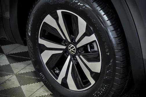 2025 Volkswagen Atlas Cross Sport 2.0T SE