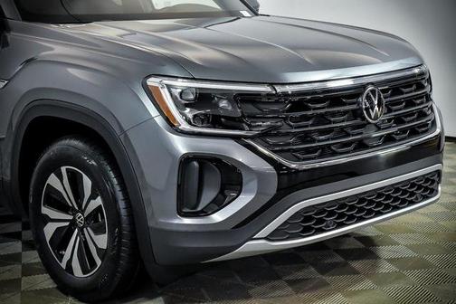 2025 Volkswagen Atlas Cross Sport 2.0T SE