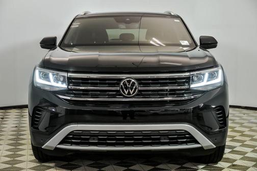 Deep Black 2023 Volkswagen Atlas Cross Sport 3.6L V6 SEL