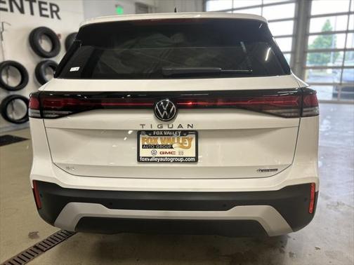 2025 Volkswagen Tiguan 2.0T SE 4MOTION