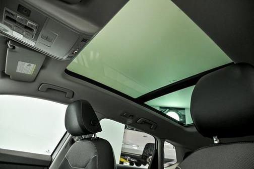2025 Volkswagen Taos 1.5T SE Black