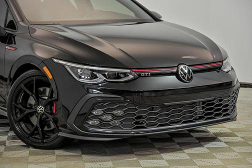 Deep Black Pearl 2024 Volkswagen Golf GTI 1.4T TSI