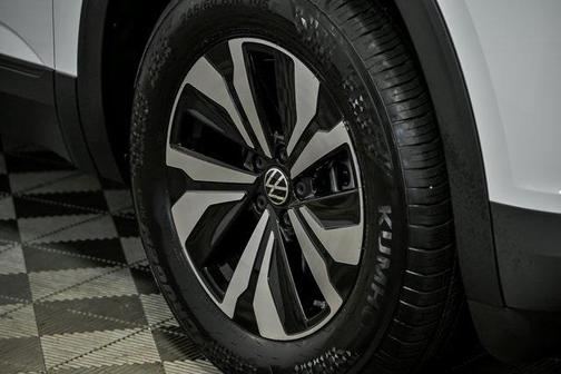 2025 Volkswagen Atlas Cross Sport 2.0T SE