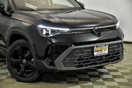 2026 Volkswagen Taos SE Black