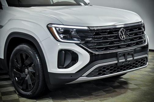 2025 Volkswagen Atlas Cross Sport 2.0T SE w/Technology 4MOTION