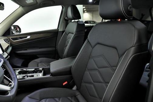 2025 Volkswagen Atlas 2.0T SE w/Technology 4MOTION