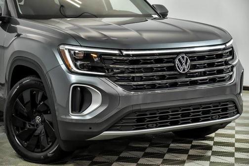 2025 Volkswagen Atlas 2.0T SE w/Technology 4MOTION