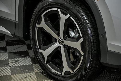 2025 Volkswagen Tiguan 2.0T SE 4MOTION