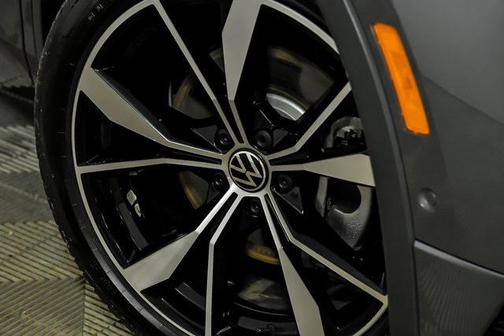2022 Volkswagen Tiguan 2.0T SEL R-Line 4MOTION