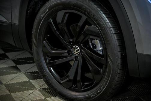 2023 Volkswagen Atlas 3.6L SE w/Technology