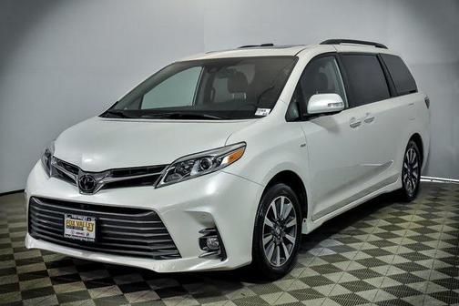 2019 Toyota Sienna XLE