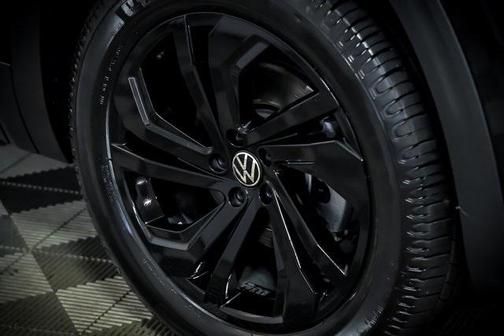 2022 Volkswagen Atlas 3.6L SE w/Technology