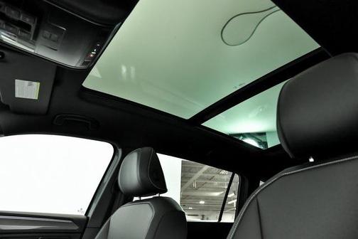 2022 Volkswagen Tiguan 2.0T SEL R-Line 4MOTION