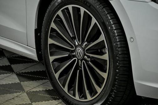 2022 Volkswagen Passat 2.0T Limited Edition