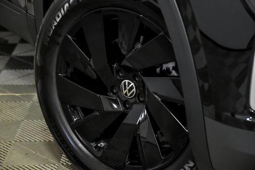 2025 Volkswagen Atlas 2.0T SE w/Technology 4MOTION