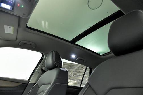 2025 Volkswagen Atlas 2.0T SE w/Technology 4MOTION
