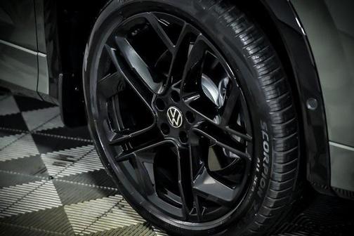 2025 Volkswagen Tiguan 2.0T SE R-Line Black 4MOTION