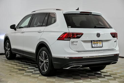Pure White 2018 Volkswagen Tiguan 2.0T SEL