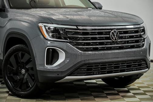 Pure Gray 2026 Volkswagen Atlas 2.0T SE w/Technology 4MOTION
