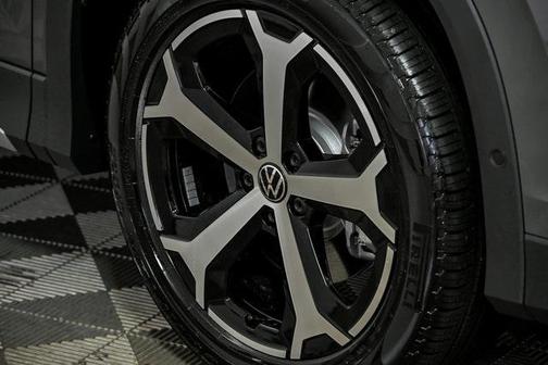 2025 Volkswagen Tiguan 2.0T SE 4MOTION