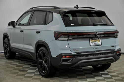 2025 Volkswagen Taos 1.5T SE Black