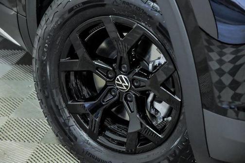 2025 Volkswagen Atlas 2.0T SE w/Technology 4MOTION
