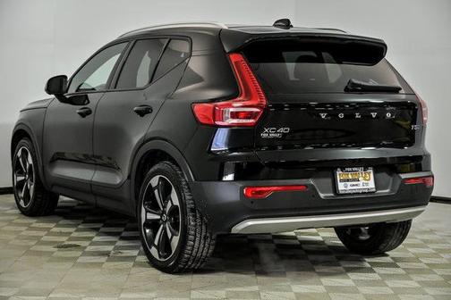 2020 Volvo XC40 T5 Momentum