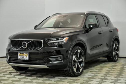 2020 Volvo XC40 T5 Momentum