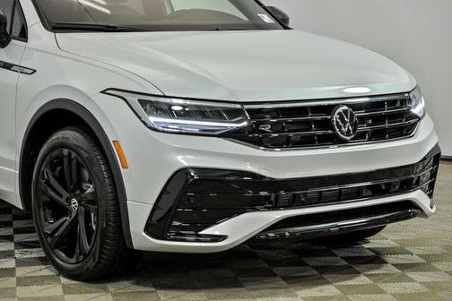 2024 Volkswagen Tiguan 2.0T SE R-Line Black 4MOTION