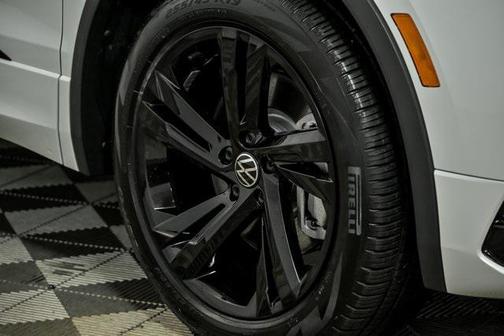 2024 Volkswagen Tiguan 2.0T SE R-Line Black 4MOTION