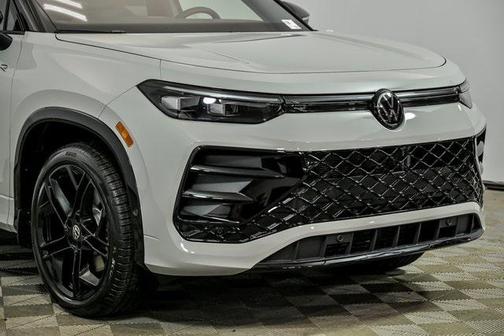 2026 Volkswagen Tiguan 2.0T SE R-Line Black 4MOTION