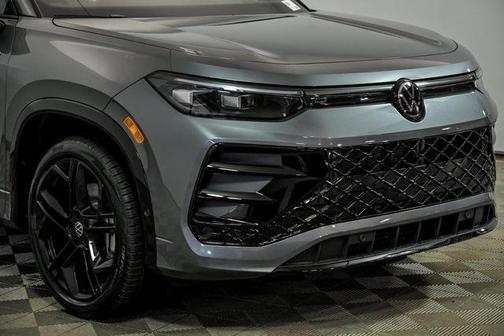 2025 Volkswagen Tiguan 2.0T SE R-Line Black 4MOTION