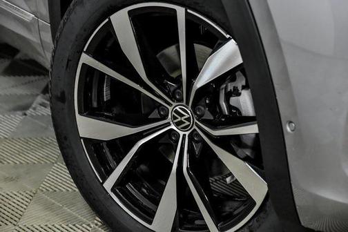 2025 Volkswagen Atlas 2.0T SEL Premium R-Line 4MOTION