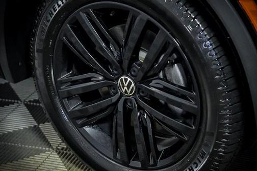 2022 Volkswagen Tiguan 2.0T SE R-Line Black 4MOTION
