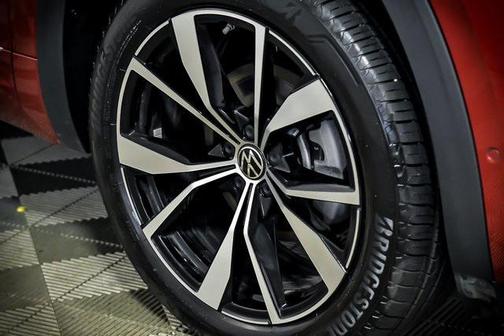 2024 Volkswagen Atlas Cross Sport 2.0T SEL Premium
