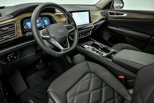 2025 Volkswagen Atlas 2.0T SE w/Technology 4MOTION