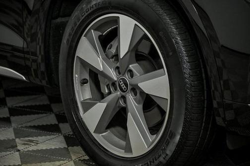 2023 Audi Q5 40 Premium Plus