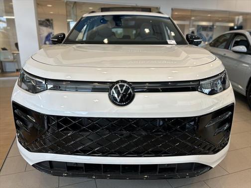 2025 Volkswagen Tiguan 2.0T SE R-Line Black 4MOTION