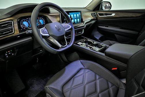 2026 Volkswagen Atlas 2.0T SE w/Technology 4MOTION