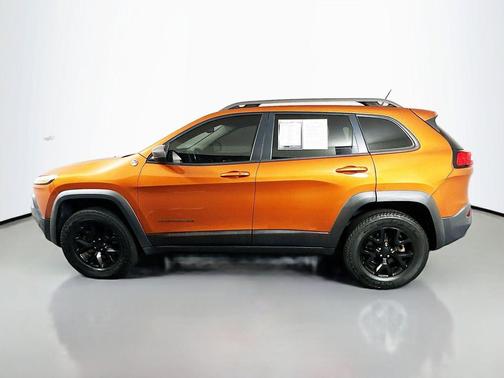 Mango Tango Pearlcoat 2015 Jeep Cherokee Trailhawk