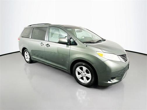 2013 Toyota Sienna LE