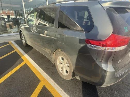2013 Toyota Sienna LE