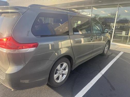 2013 Toyota Sienna LE